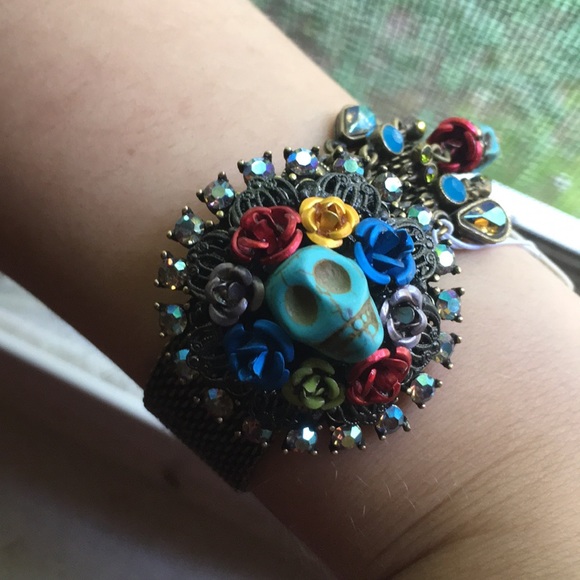 Beautiful One of a Kind Skull Bracelet - Picture 2 of 2
